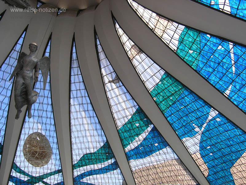 Niemayer: Innensansicht Kirche, Brasilia