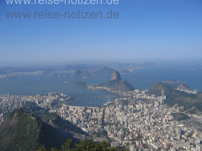 Blick vom Jesus auf Rio